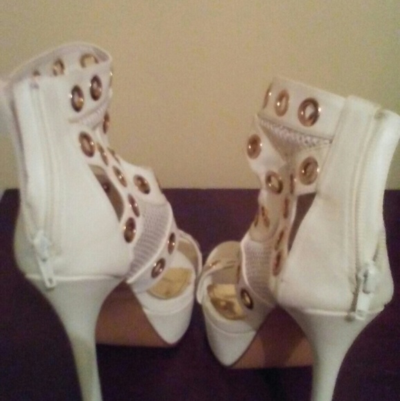 Heels - Picture 3 of 4